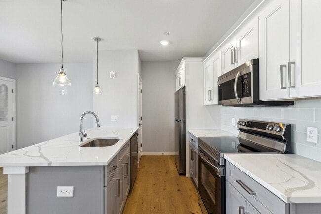 Interior Photo - 3838 Pechin Street