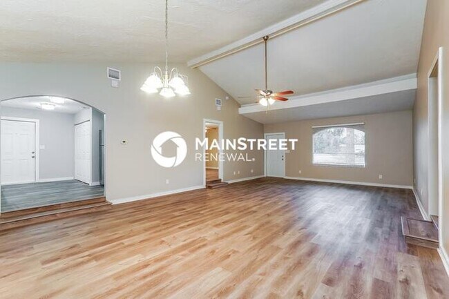 Building Photo - 3 Bedroom Pet-Friendly Home in Fort Myers, FL with Main Street Renewal
