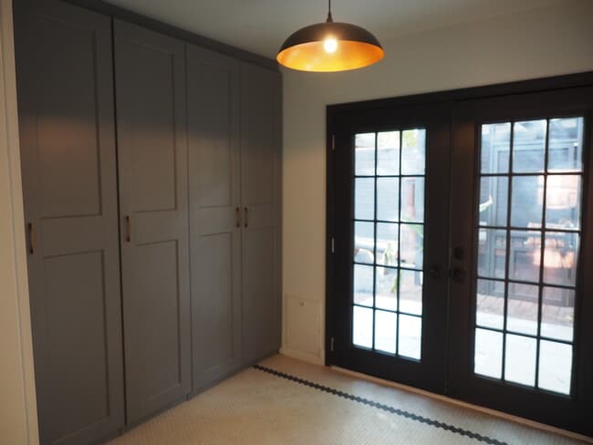 Laundry/Closet - 1402 Eva St