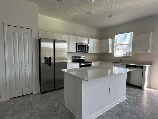 Building Photo - 8956 Swing Ln