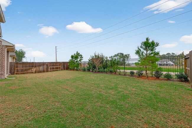 Building Photo - 18338 Tiger Flowers Dr