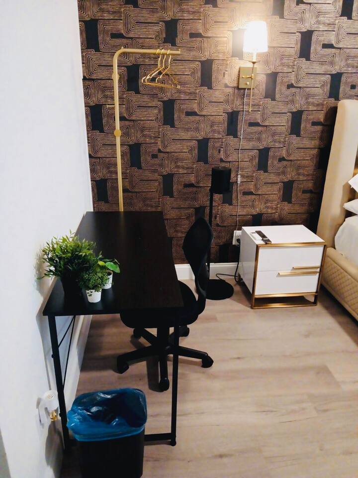 Building Photo - 528 Bronze Forest Dr