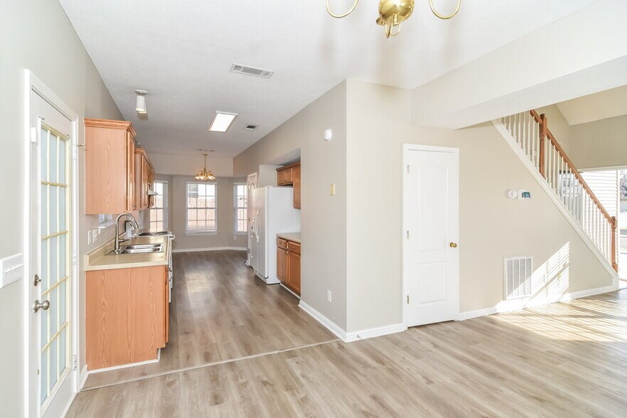 Building Photo - 612 Mable Dr