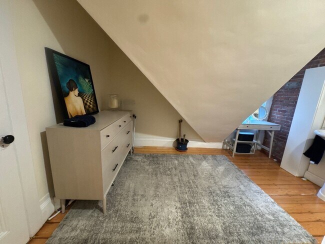 Building Photo - 356 Harvard St