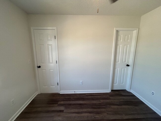 Building Photo - 3-bedroom, 2.5-bathroom two-story home located in the desirable Gatewood Communities!
