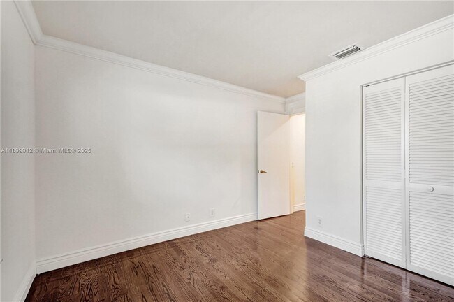 Building Photo - 658 Stanton Dr
