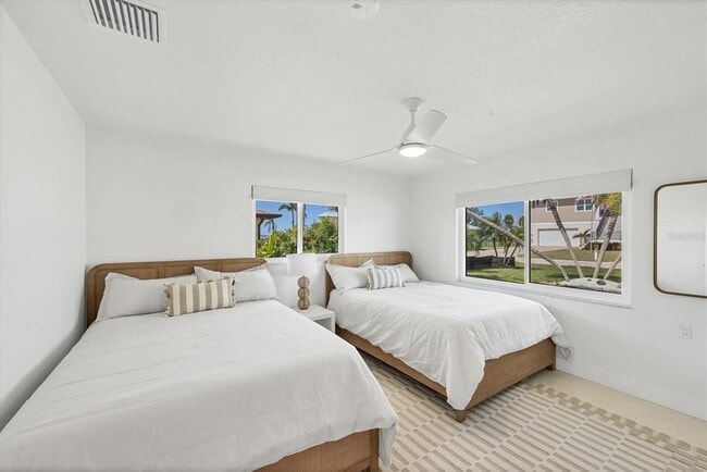 Building Photo - 1915 Pennsylvania Ave