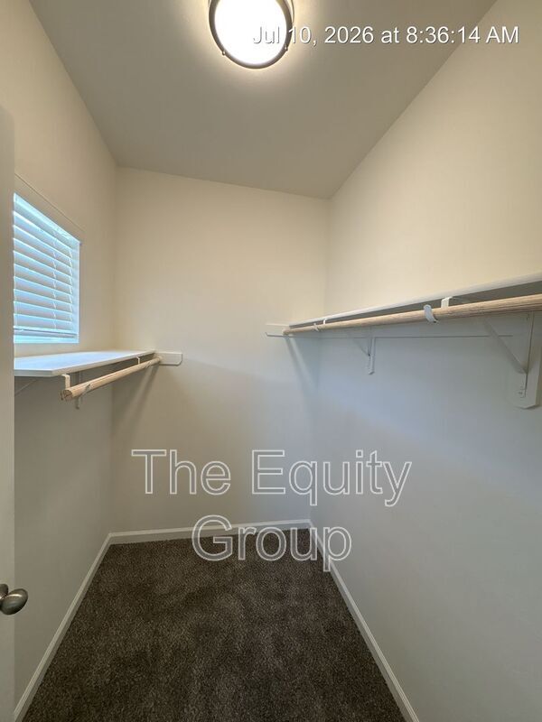 Building Photo - 723 S Pinkham St