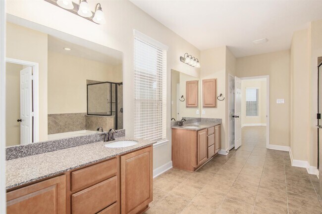 Building Photo - 26311 Parkman Grove Dr