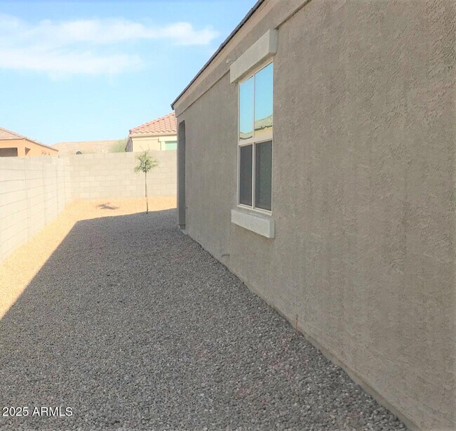 Building Photo - 17923 N Pietra Rd
