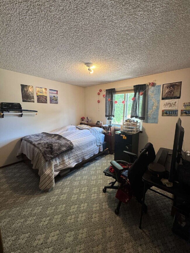 Building Photo - Spacious 3 bedroom, 2 bathroom home in Lander