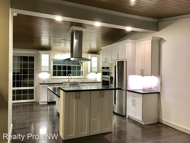 Building Photo - 3 br, 2.5 bath House - 1845 Evergreen Poin...
