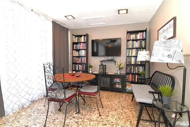 Building Photo - 1100 Erie Ave