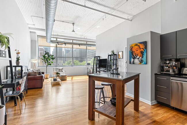 Building Photo - 2200 Arch St