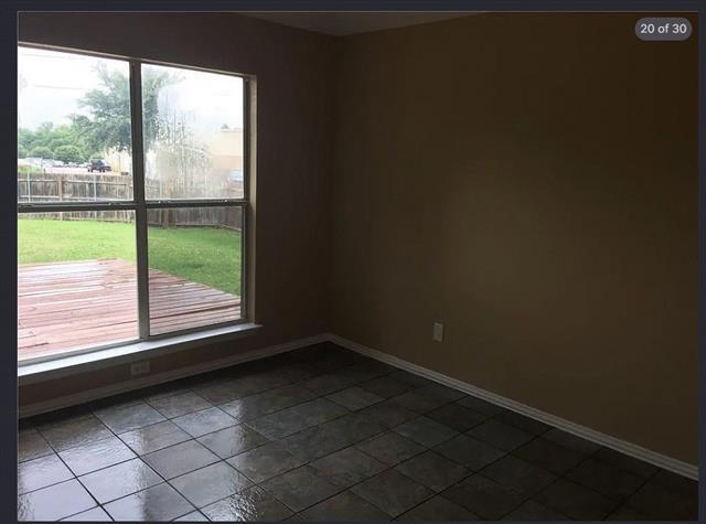 Building Photo - 2202 Brookview Dr