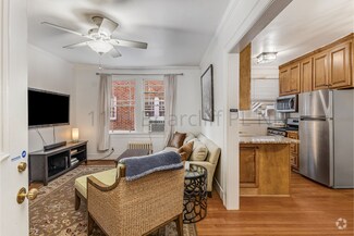 Building Photo - 1111 Briarcliff Pl NE
