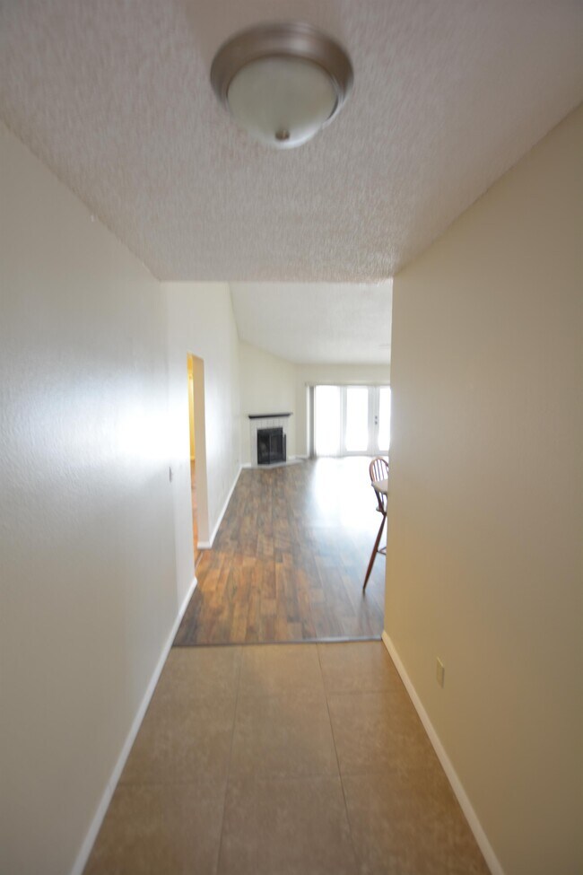 Building Photo - 6314 Eaglebrook Ave