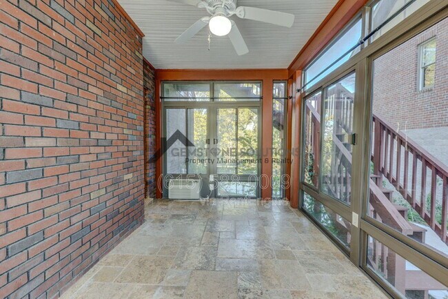 Building Photo - 502 32nd Ave S