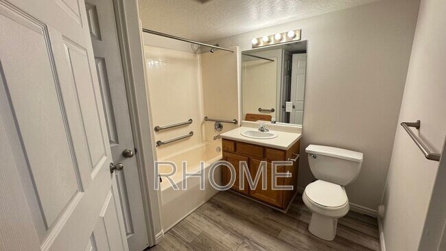 Building Photo - 1441 Westbury Way