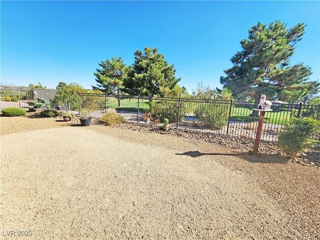 Building Photo - 5375 E La Campana Dr