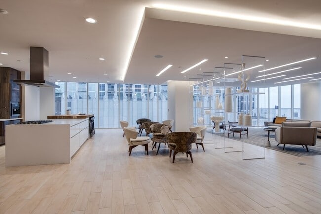 Building Photo - 515 Church St