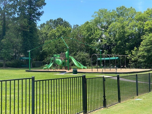 Building Photo - 12100 Melville Dr