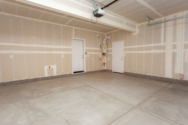 Building Photo - 436 Summer Triangle