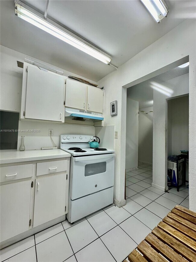 Building Photo - 505 NW 177th St