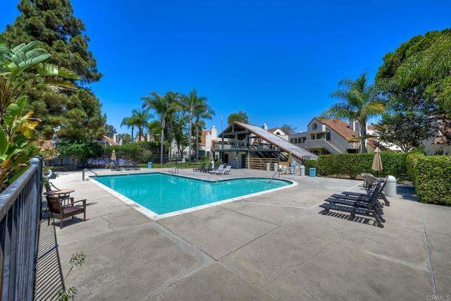 Building Photo - 375 N Melrose Dr