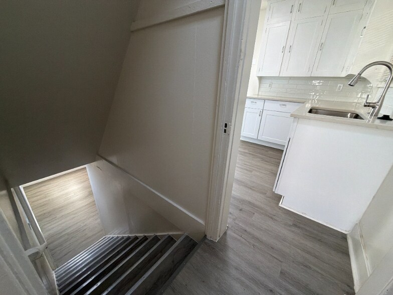 Building Photo - 2731 7th Ave