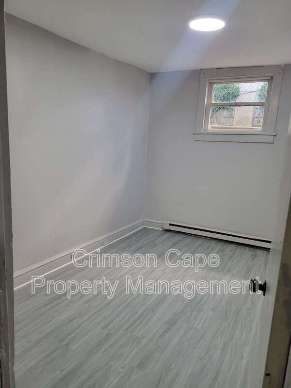 Building Photo - 13 E Chestnut St