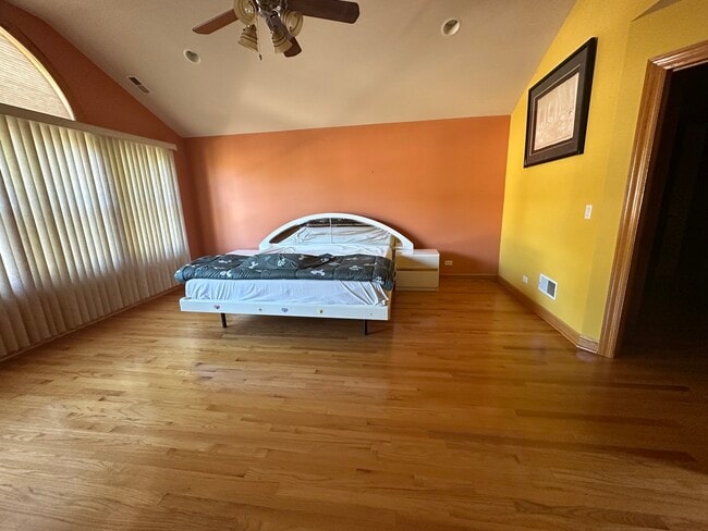 Building Photo - 3929 Jarvis Ave