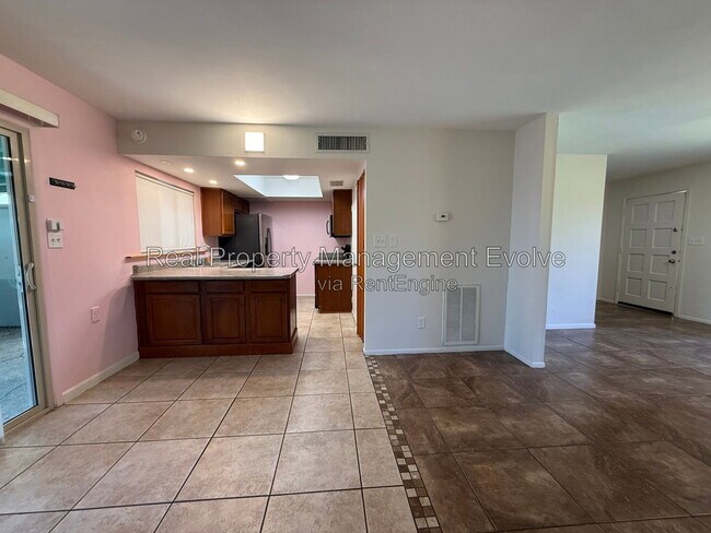Building Photo - 4709 N 26th Ln