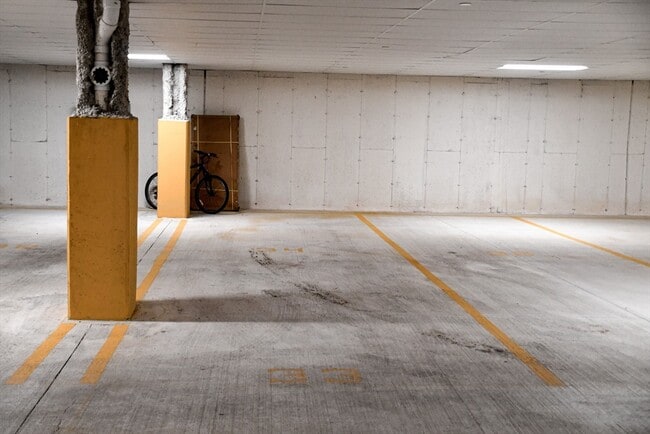 Building Photo - 2 Winslow Ln