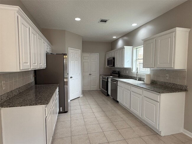 Building Photo - 23110 Oxbow Trail
