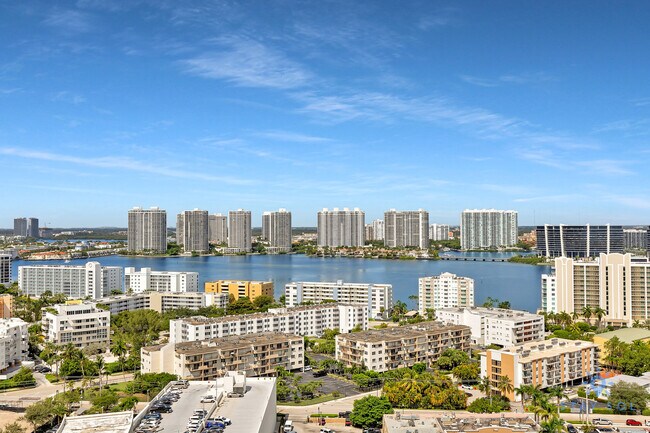 Building Photo - 18001 Collins Ave