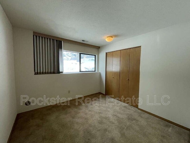 Building Photo - 5605 N Northwood Dr