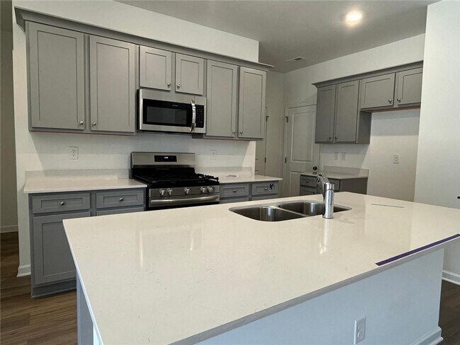 Building Photo - 132 Saddlebred Wy