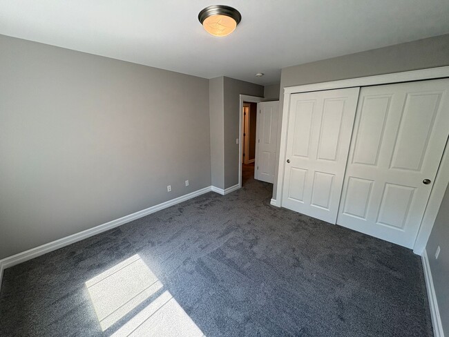 Building Photo - 2504 Fir Crest Blvd
