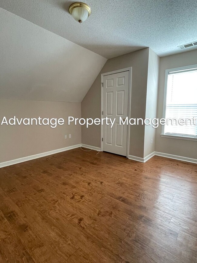 Building Photo - Nice Home In Cordova
