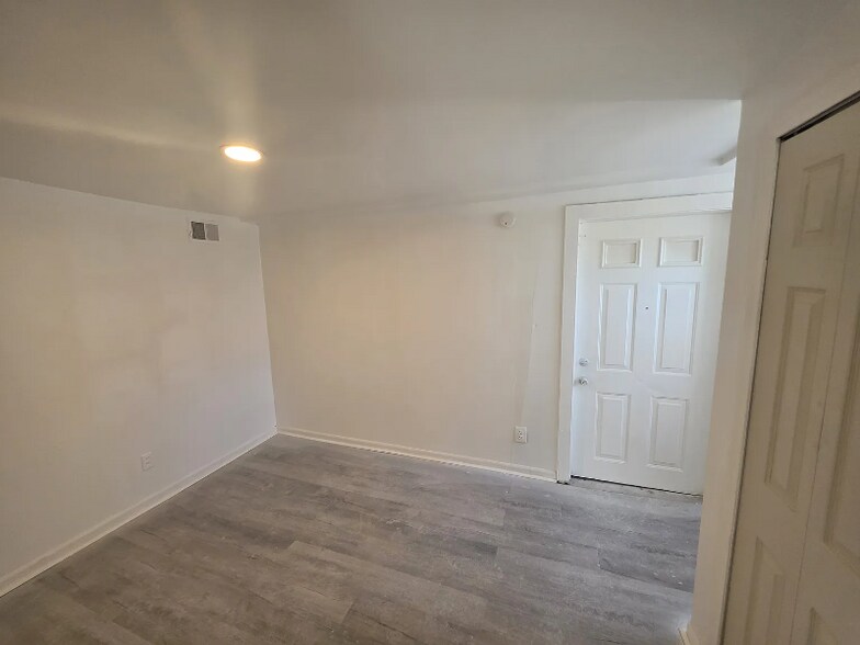 Building Photo - 22727 Rein Ave