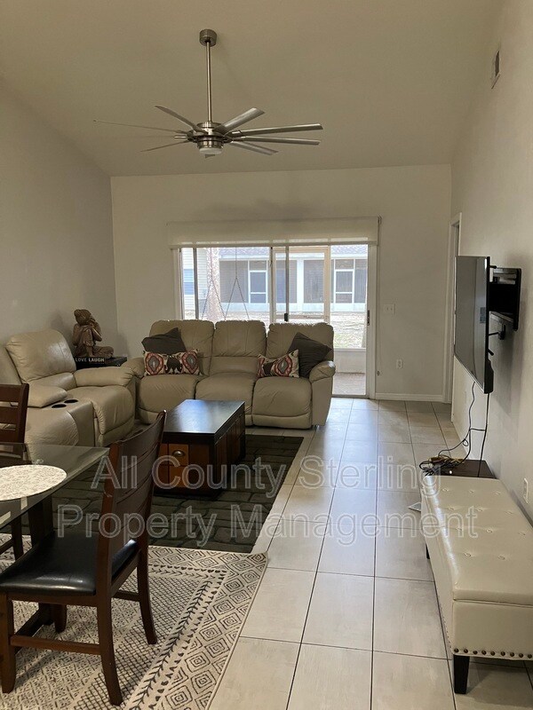 Building Photo - 4700 SW Archer Rd