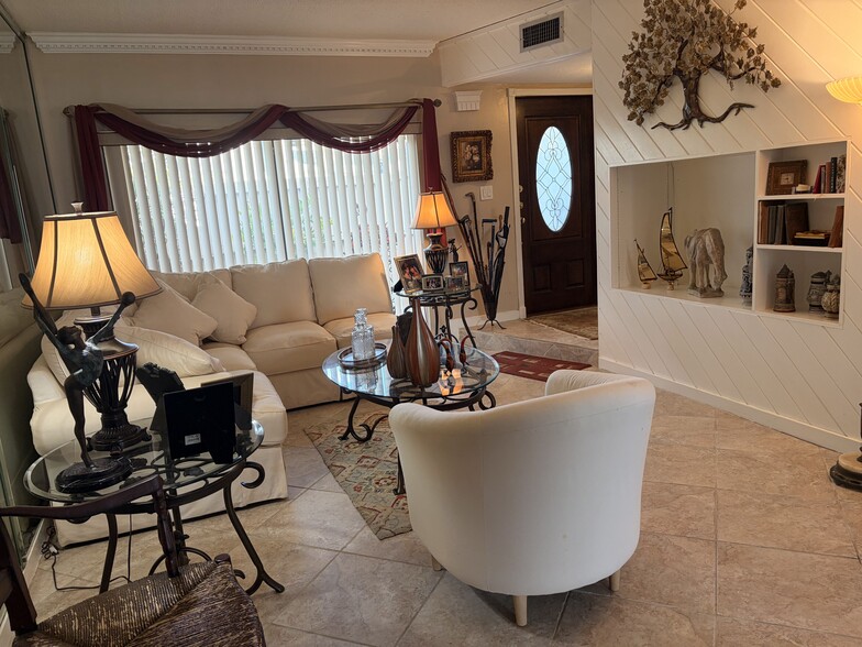 Building Photo - 9252 SW 136th Street Cir