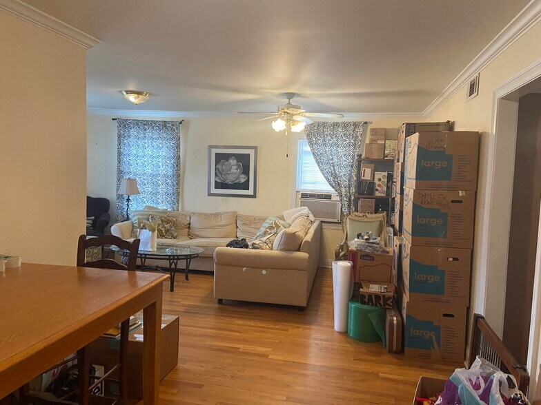 Dining to Living - 129 34th St