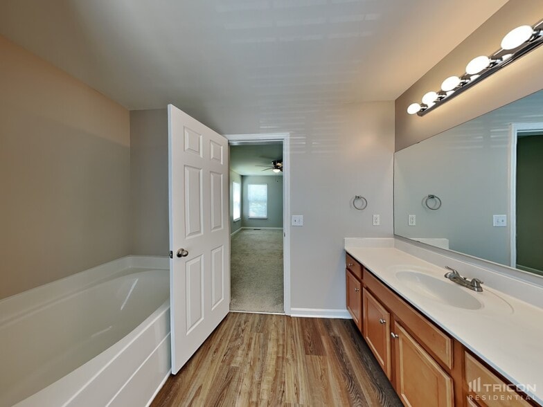 Building Photo - 2187 Erin Ln