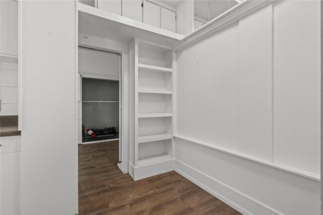 Building Photo - 1081 McMillan St NW