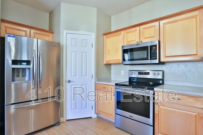 Building Photo - 2695 E Harrison Ct