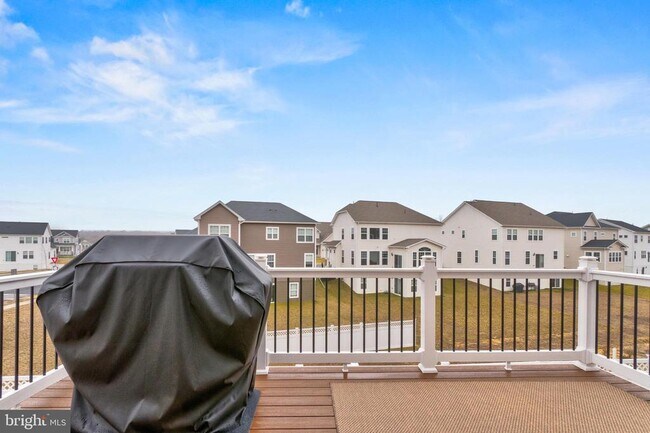 Building Photo - 11716 Emily Dickinson Pl