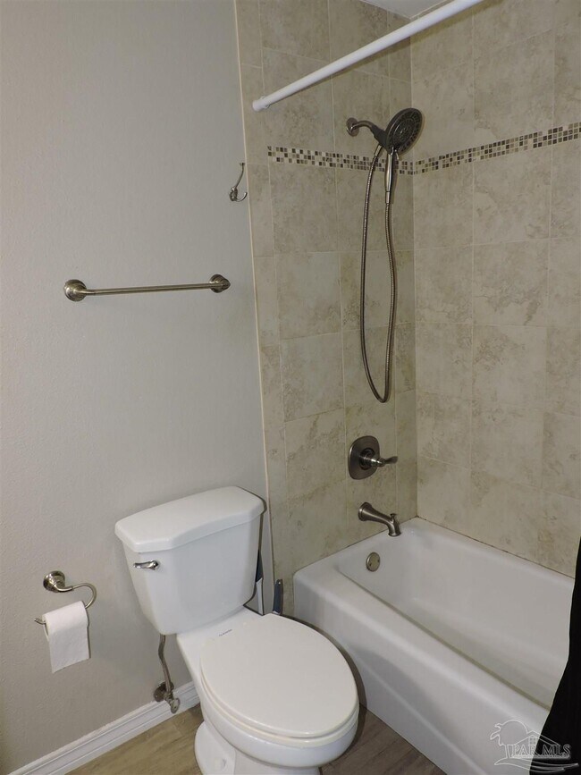 Building Photo - 7694 Old Hickory Dr