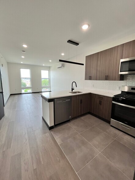 132 Mallory Ave 507 - 138 Mallory Ave
